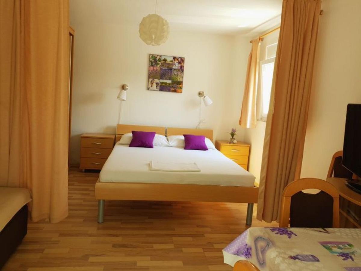 Apartments Andelic Sveti Filip i Jakov Eksteriør billede