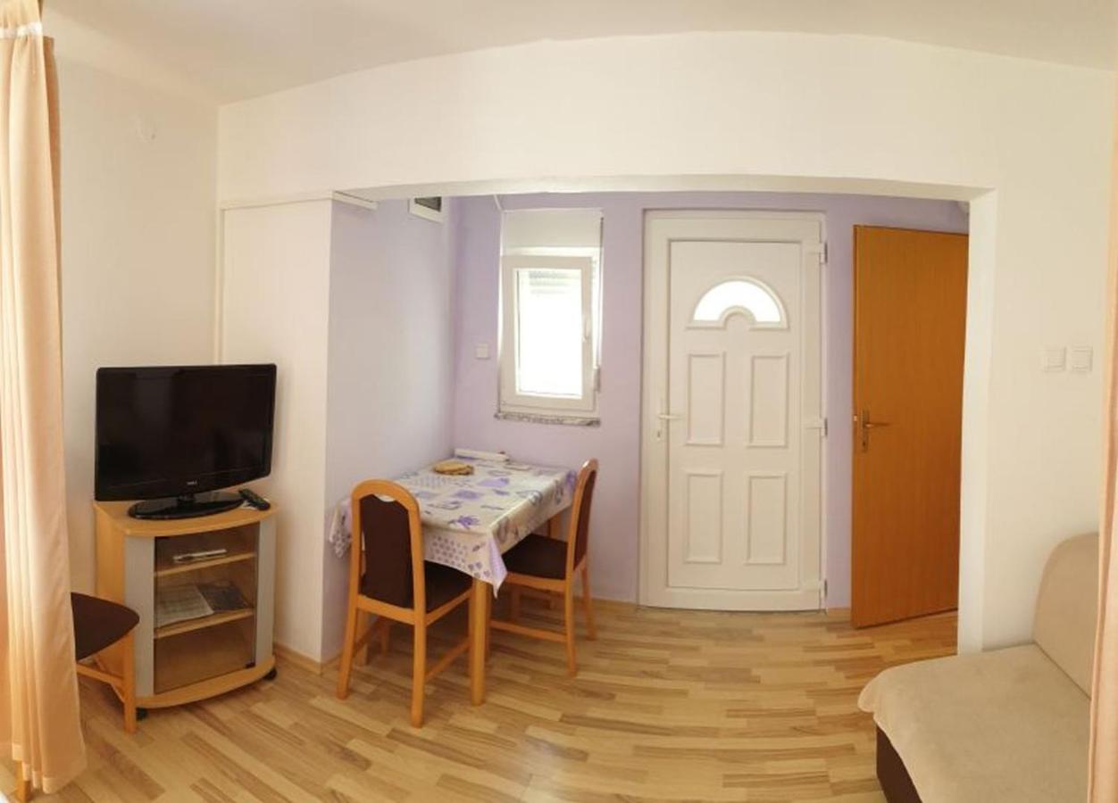 Apartments Andelic Sveti Filip i Jakov Eksteriør billede