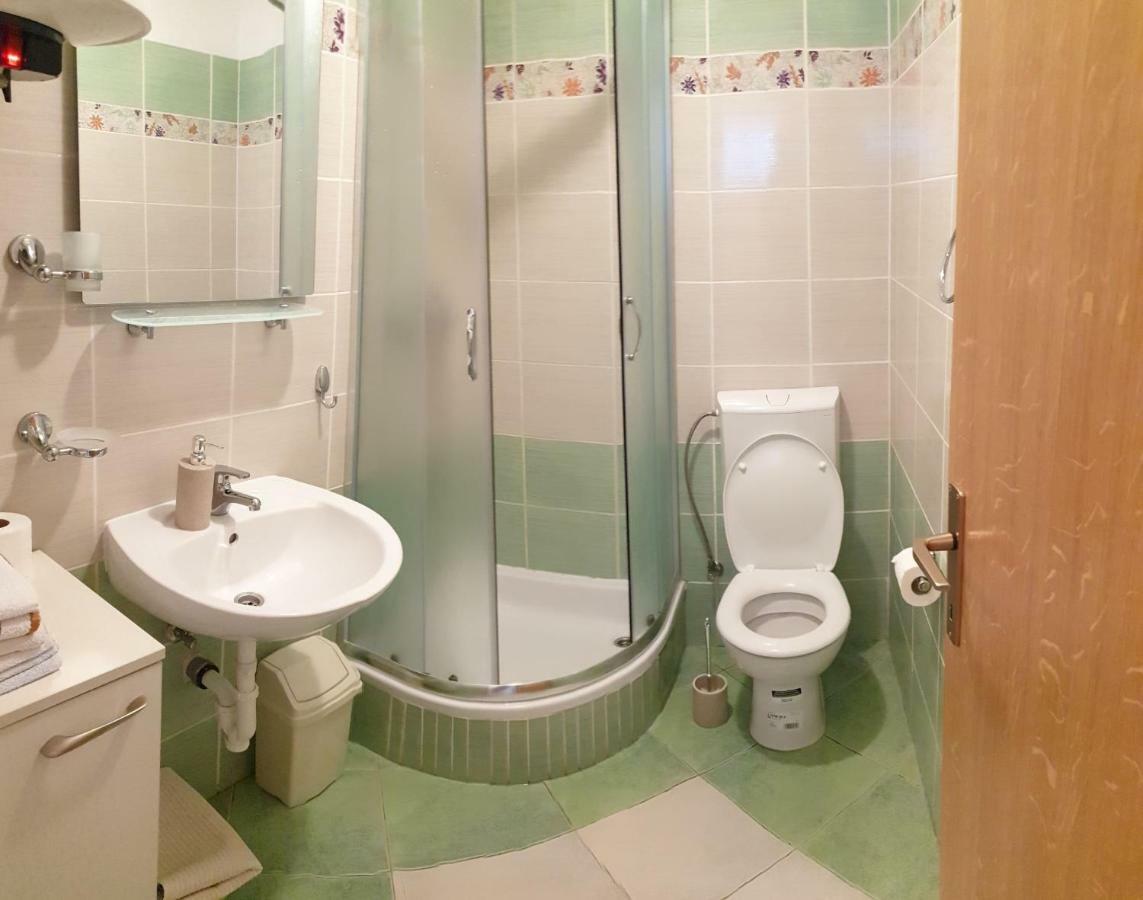 Apartments Andelic Sveti Filip i Jakov Eksteriør billede