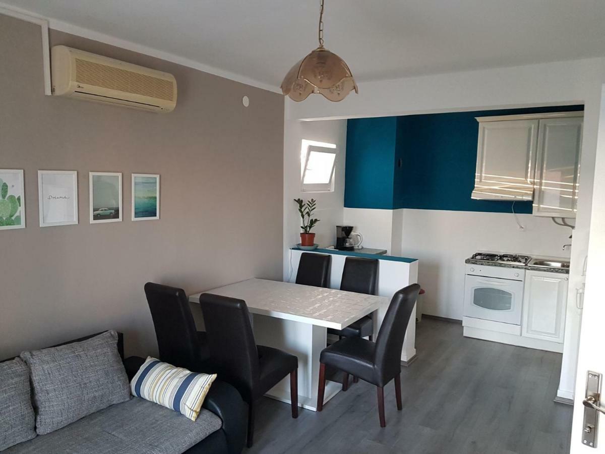 Apartments Andelic Sveti Filip i Jakov Eksteriør billede