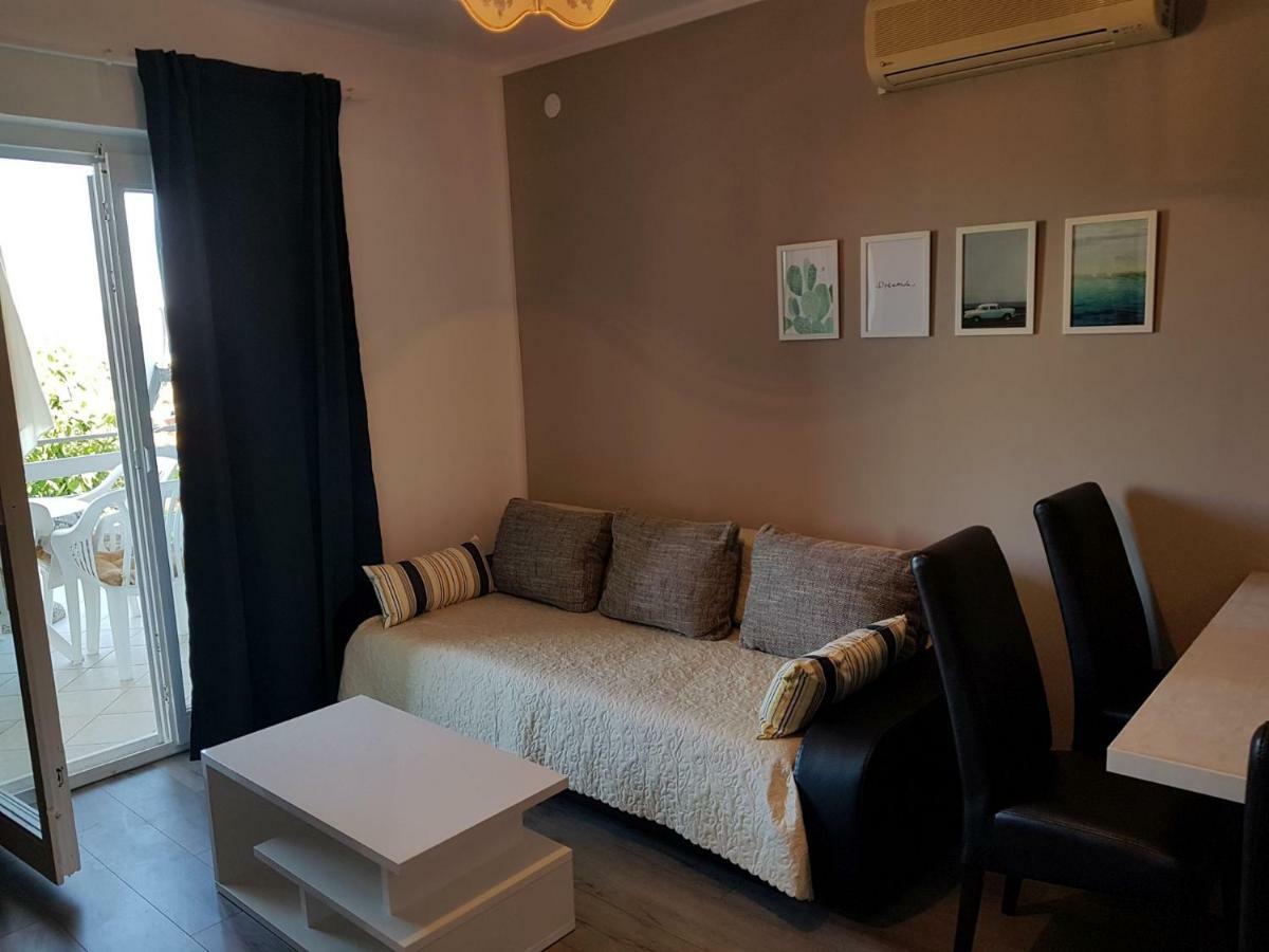 Apartments Andelic Sveti Filip i Jakov Eksteriør billede